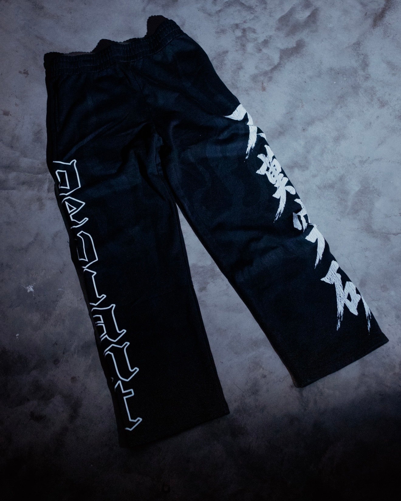 LIMITED 万難笑碳 JOGGERS