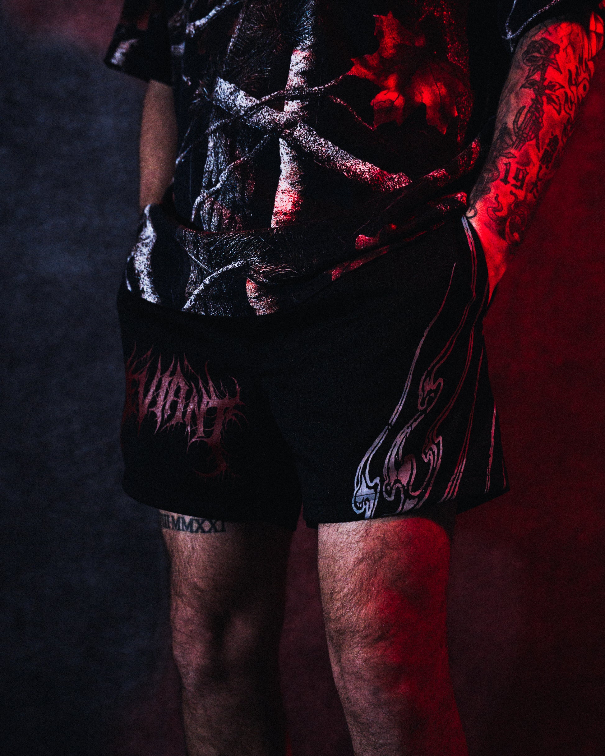 MOVE IN SILENCE PREMIUM MESH SHORTS