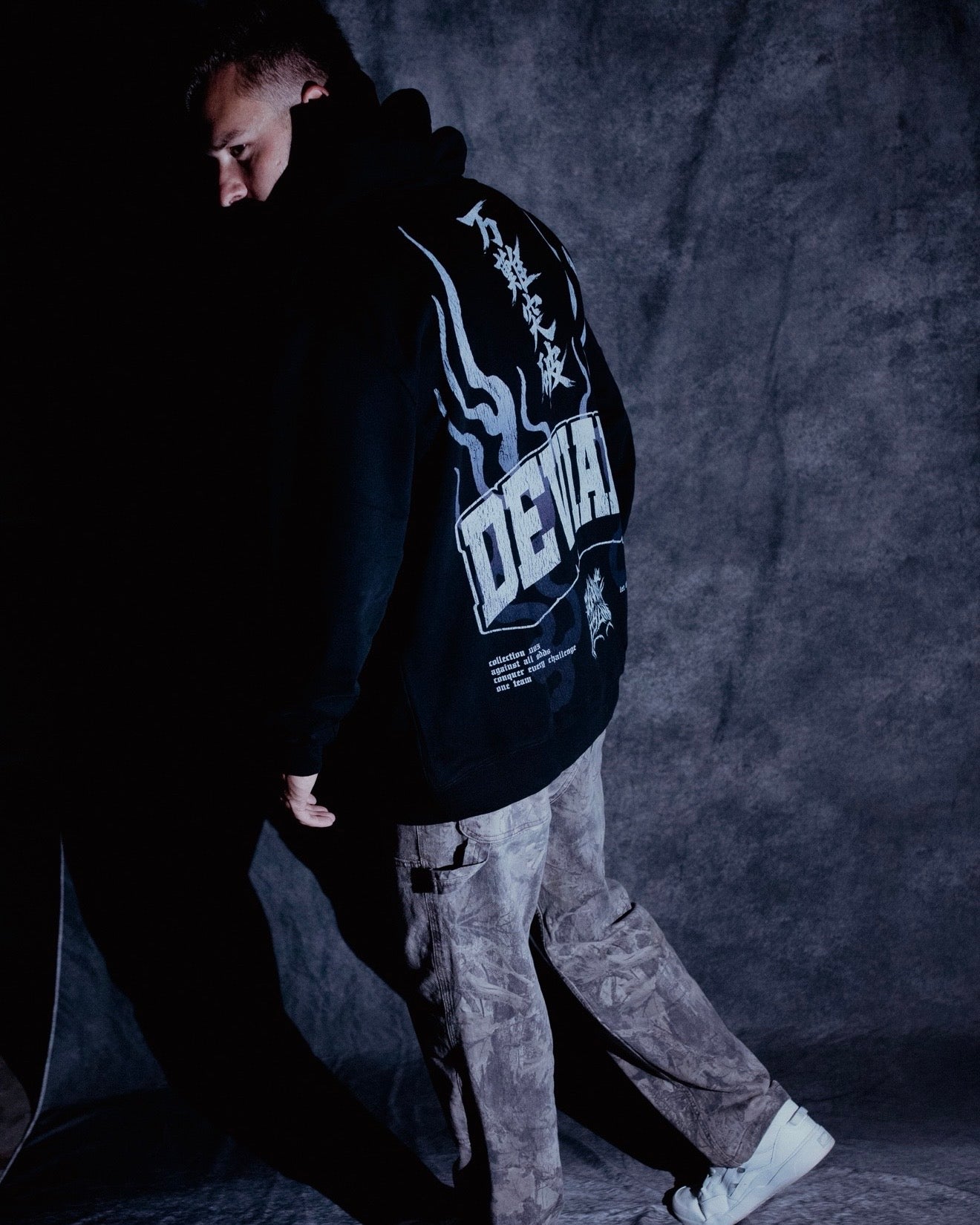 LIMITED 万難笑碳 HOODIE W/ AIR FRESHENER